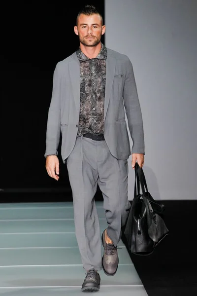 Look 11